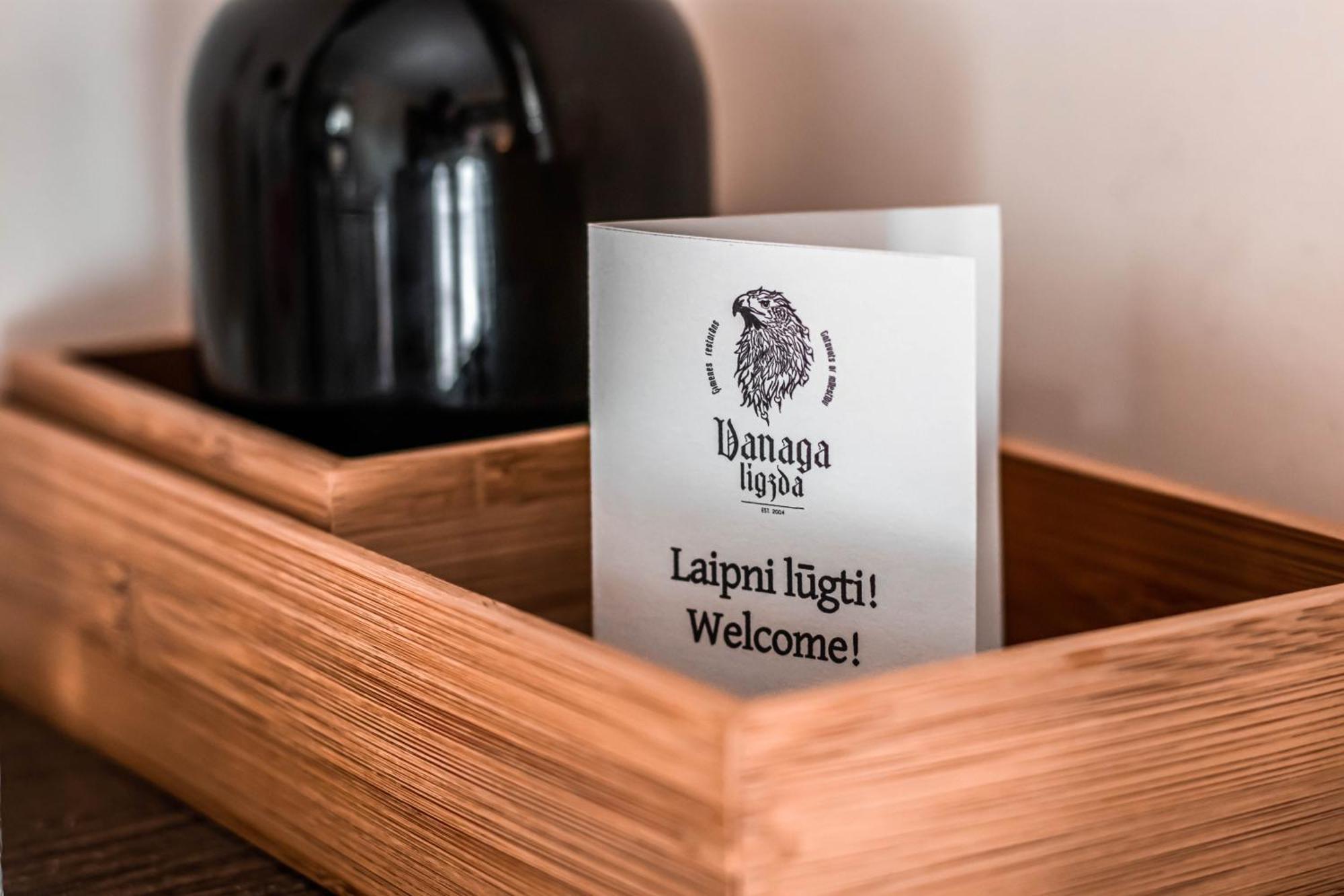 Vanaga Ligzda Baltezers Esterno foto